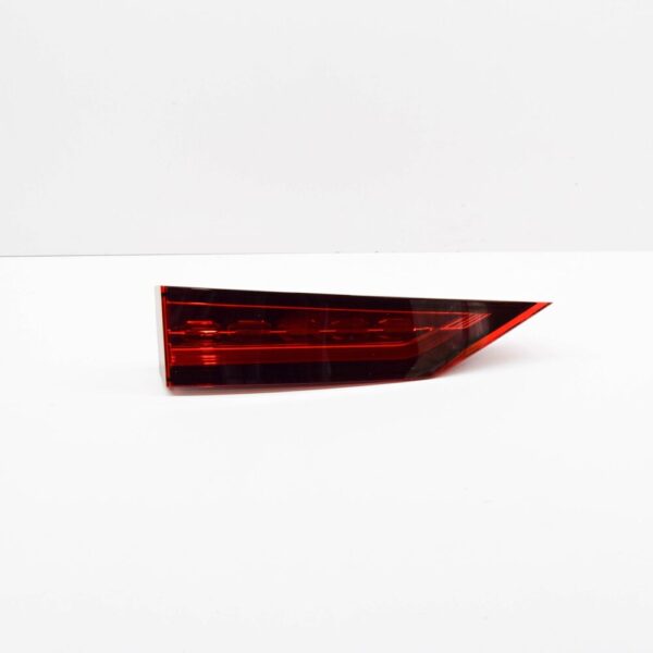 32228904 - Volvo V60 MK2 Rear Inner Left Side Taillight 32228904 NEW GENUINE