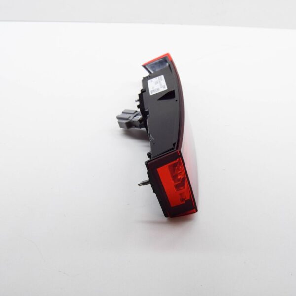 32228904 - Volvo V60 MK2 Rear Inner Left Side Taillight 32228904 NEW GENUINE
