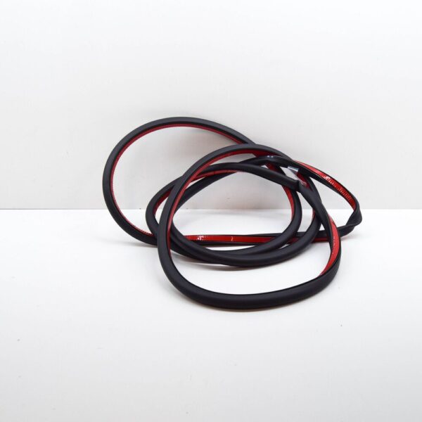 32229216 - Volvo XC40 Front Outer Door Seal 32229216 NEW GENUINE