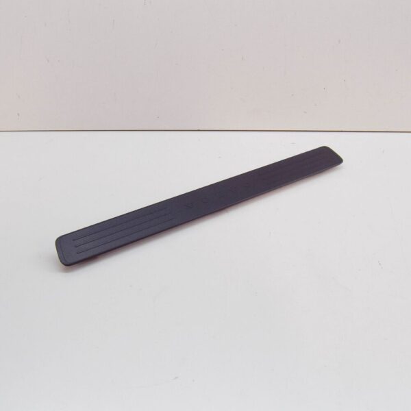 39845265 - VOLVO XC60 MK2 Front Door Trim Sill Plate Insert 39845265 NEW
