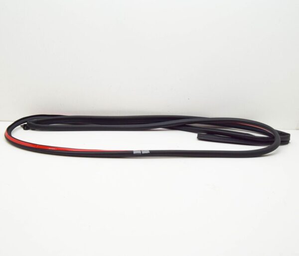 8663773 - Volvo S60 MK1 door gasket front left 8663773 new