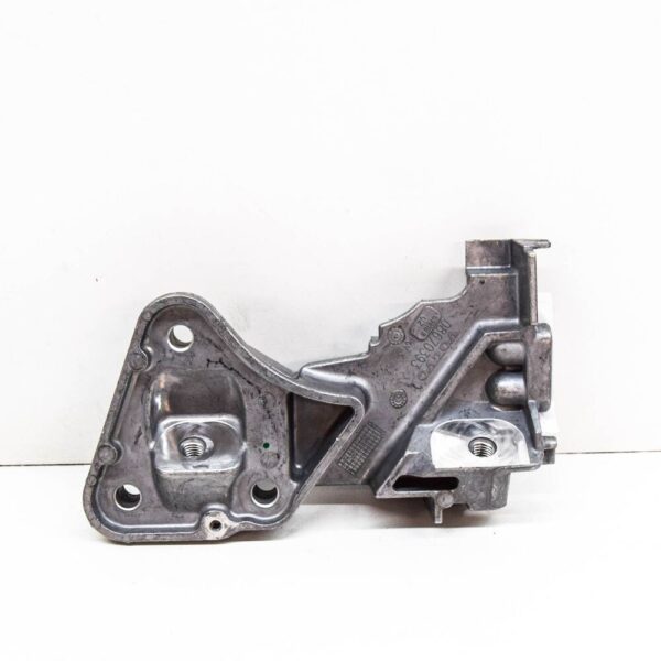 8670393 - Volvo C30 Engine Front Right Mount Bracket 8670393 NEW GENUINE