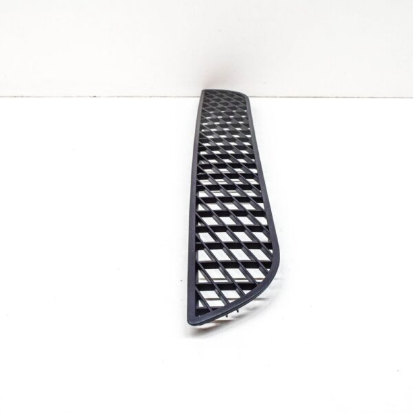 9190034 - Volvo V70 MK1 Front Bumper Lower Middle Grid 9190034 NEW GENUINE