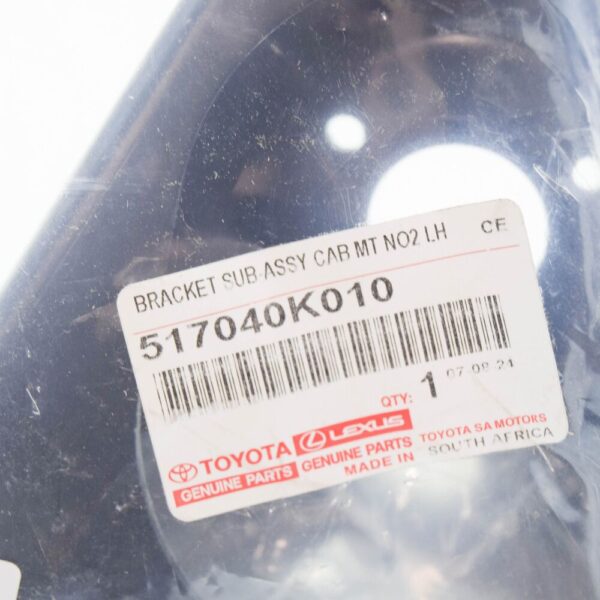 517040K010 - TOYOTA HILUX MK7 Cab Mounting No.2 Left Bracket 517040K010 NEW GENUINE