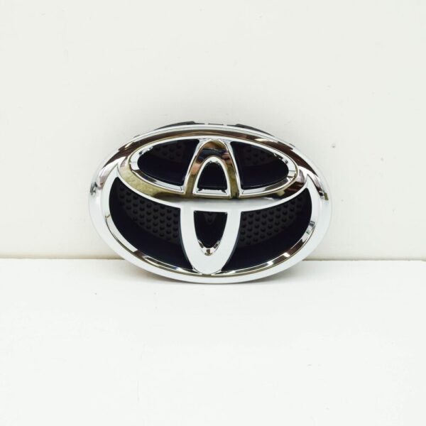 7530112400 - Toyota RAV 4 XA40 Front Grill Manufacturer Badge 7530112400, New Genuine