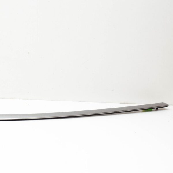 82860N7000 - HYUNDAI TUCSON NX4 MK4 FRONT RIGHT DOOR FRAME TOP STRIP 82860N7000 NEW GENUINE