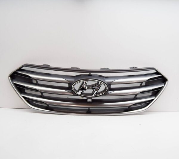 863502WBD0 - HYUNDAI SANTA FE MK3 DM Radiator Grille 863502WBD0 NEW GENUINE