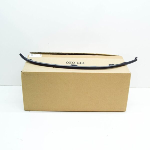 86585S0000 - Hyundai i30 Estate GD Front Left Bumper Molding 86585S0000 NEW GENUINE